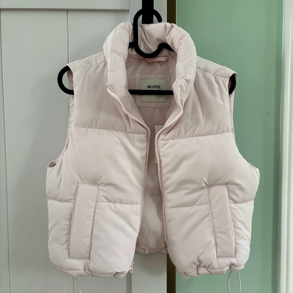 Hollister - cropped pink puffer vest NWT